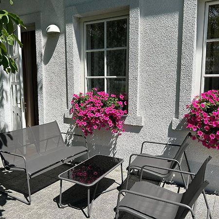Apartment Mit Gartenblick Und Terrasse Баден Екстериор снимка