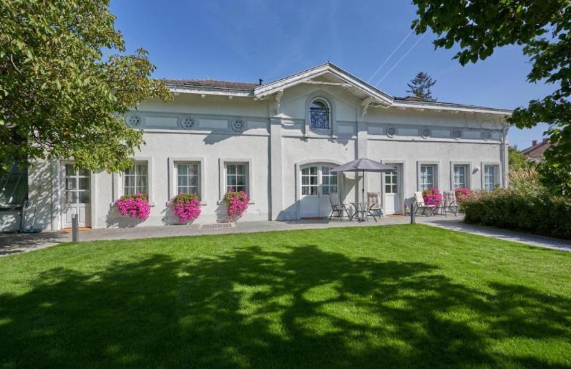 Apartment Mit Gartenblick Und Terrasse Баден Екстериор снимка