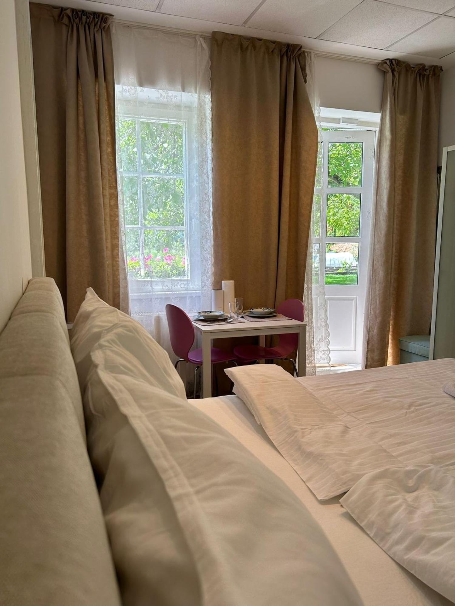 Apartment Mit Gartenblick Und Terrasse Баден Екстериор снимка